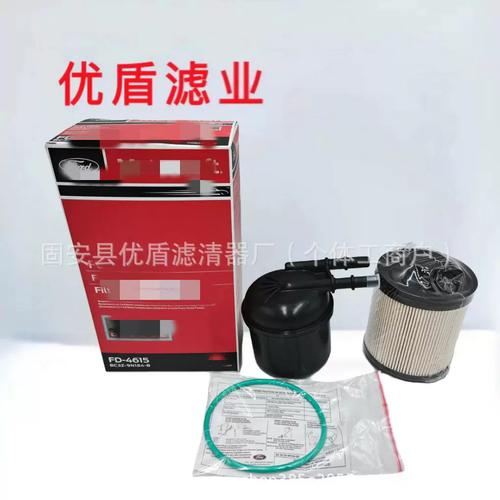 {“title”: “FD-4615滤芯在工程机械、矿山设备与卡车柴油系统中的应用与选型指南”, “content”: “\n# 一、FD-4615滤芯的产品定位与基本参数\n\nFD-4615滤芯是一种常见于柴油过滤系统的筒式滤芯，广泛应用于工程机械设备配件滤芯、矿山机械设备配件滤芯以及卡车柴油滤清器等场景。作为机械设备及配件体系中的易损件，其核心作用是过滤燃油中的颗粒杂质、水分和胶质，保护燃油泵、喷油器及发动机精密偶件。在选型时通常需要确认外径、内径、高度、过滤精度、接口螺纹或密封形式等关键尺寸，FD